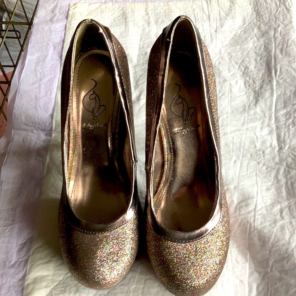 Women’s dress shoes 4 inch heel. Size 7.5